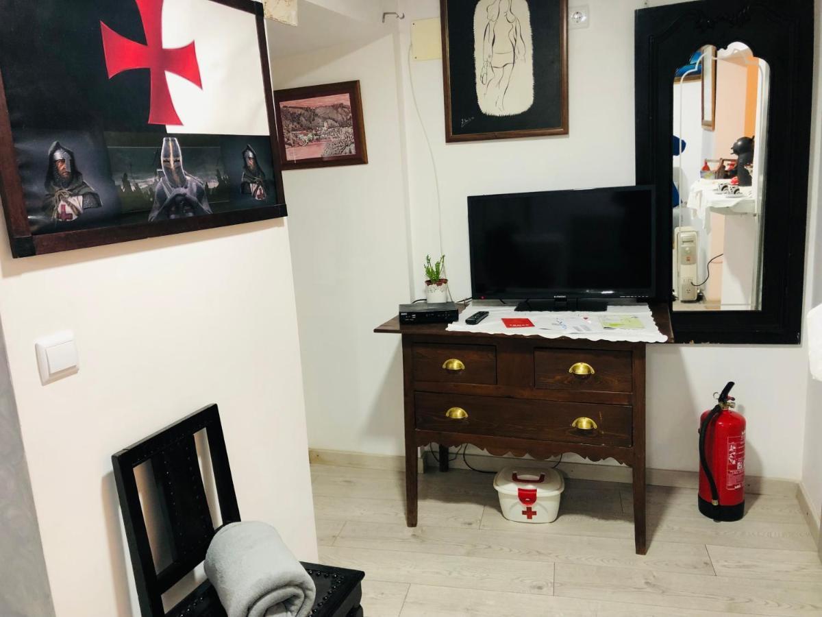 トマール Pe Do Castelo Casinha - Pet Friendly & Garageヴィラ エクステリア 写真