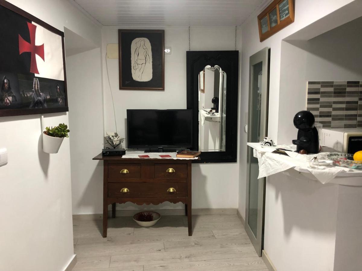 トマール Pe Do Castelo Casinha - Pet Friendly & Garageヴィラ エクステリア 写真