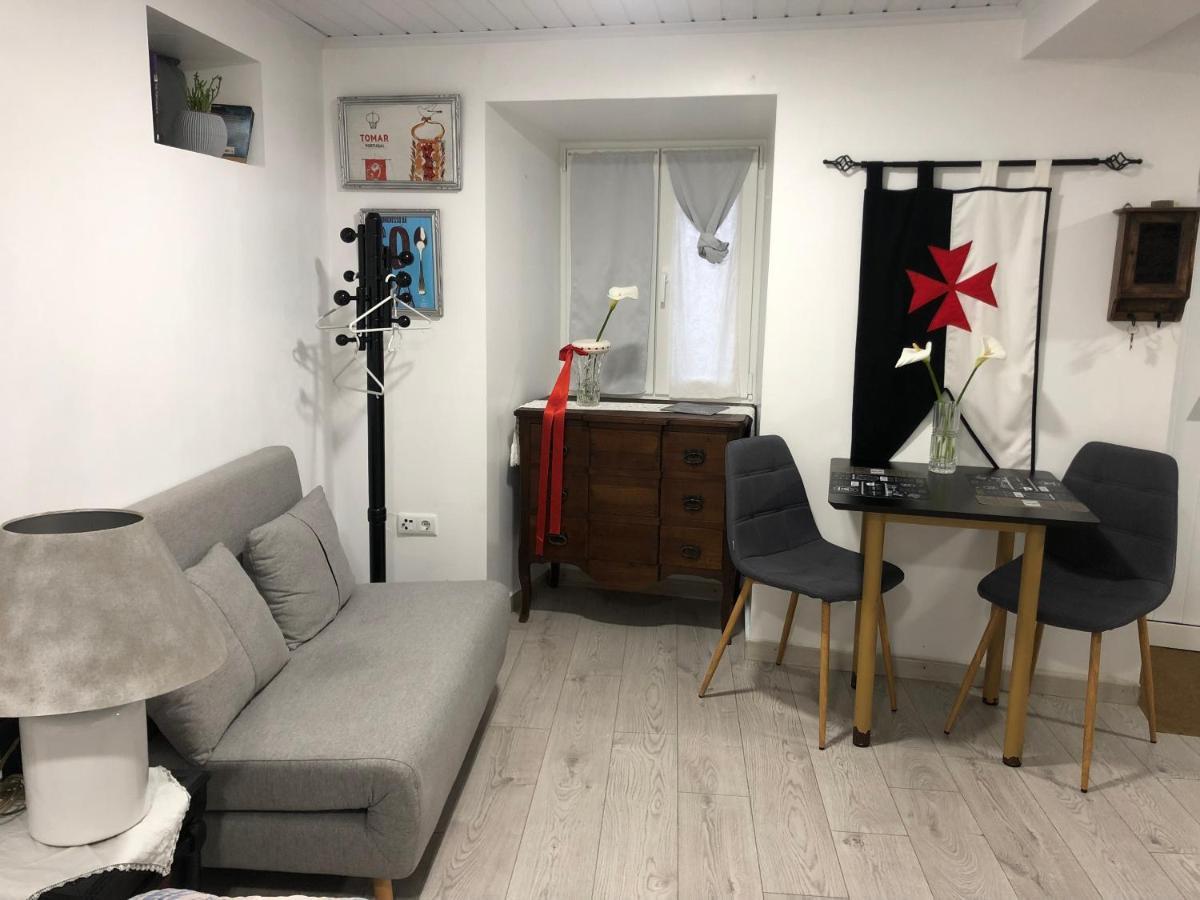 トマール Pe Do Castelo Casinha - Pet Friendly & Garageヴィラ エクステリア 写真